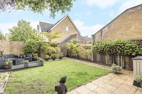 2 Rawlings Close, Beckenham, BR3 3GR