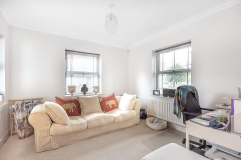 2 Rawlings Close, Beckenham, BR3 3GR