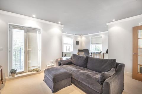 2 Rawlings Close, Beckenham, BR3 3GR