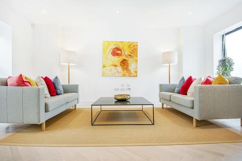 38 Crown Street, London, W3 8SB