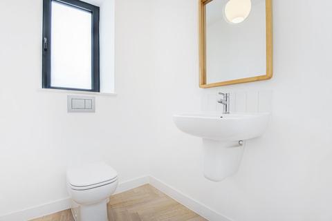 38 Crown Street, London, W3 8SB
