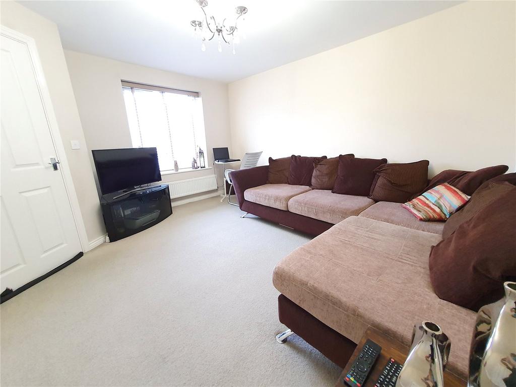 Kirkland Close, Blackburn, BB1 3 bed end of terrace house £150,000