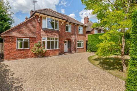 5 bedroom detached house to rent, Virginia Water, Surrey