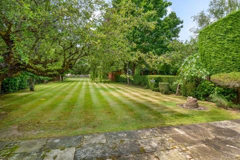 5 bedroom detached house to rent, Virginia Water, Surrey