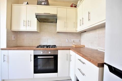 2 bedroom flat to rent, Tilling House, Nunhead Estate, Peckham, SE15