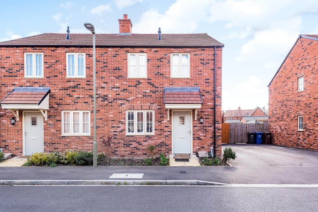 Flanders Close, Bicester, OX26 2 bed semidetached house £1,350 pcm