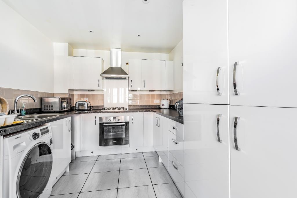 Flanders Close, Bicester, OX26 2 bed semidetached house to rent £