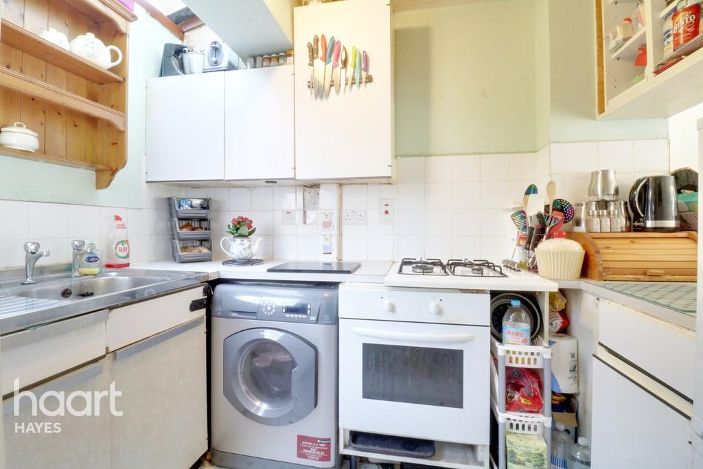 Marshall Drive, Hayes 1 bed terraced house £275,000