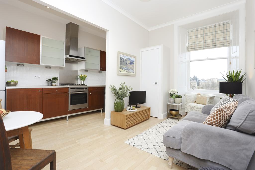 Sitting Room/Kitchen