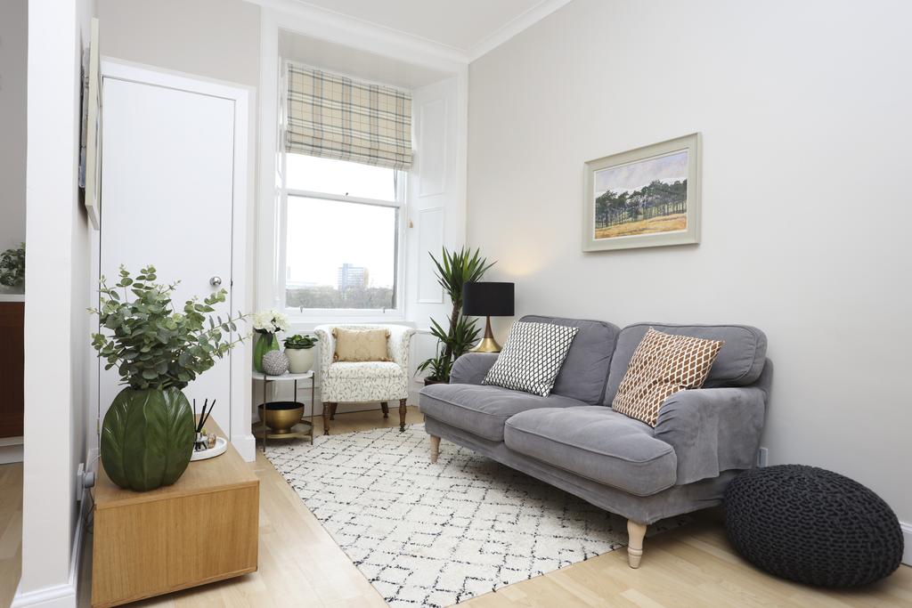 Sitting Room/Kitchen