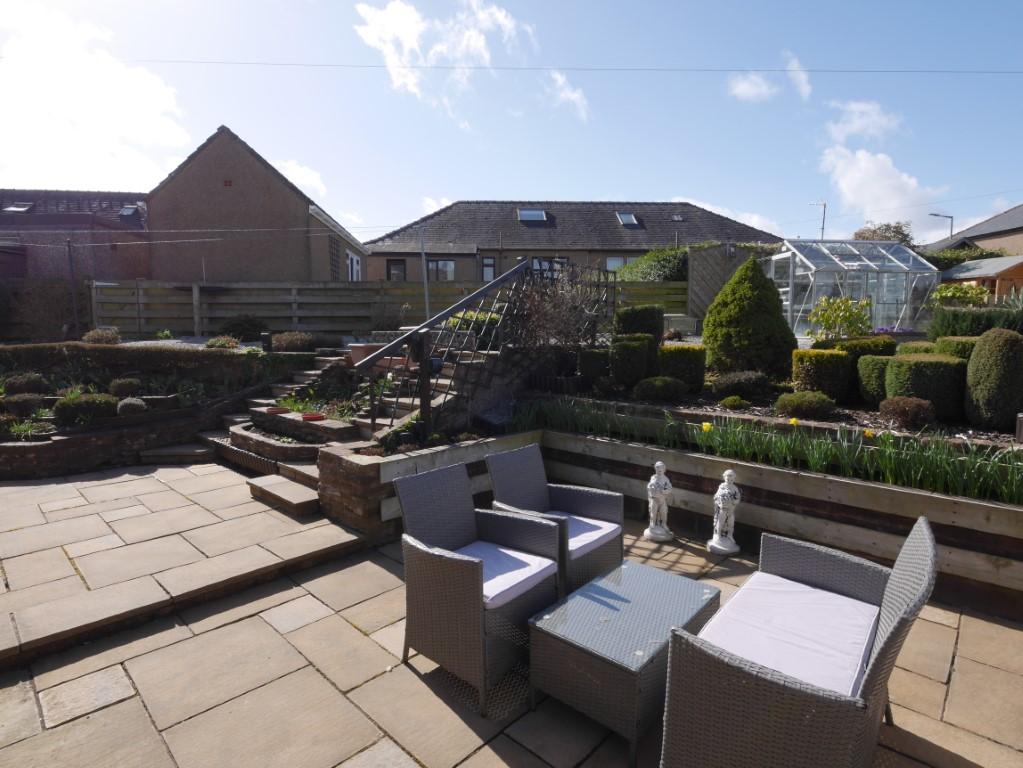 25 Loganbarns Drive, Dumfries, DG1 4 BT - Braidwood