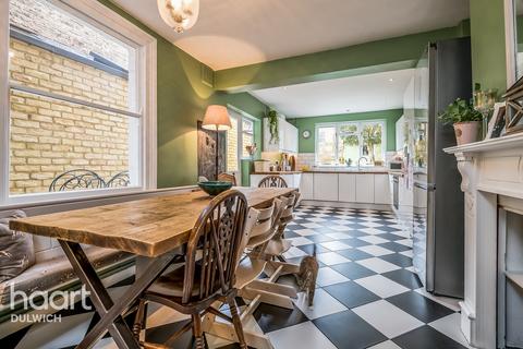 18 Worlingham Road, London, SE22 9HD