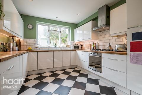 18 Worlingham Road, London, SE22 9HD