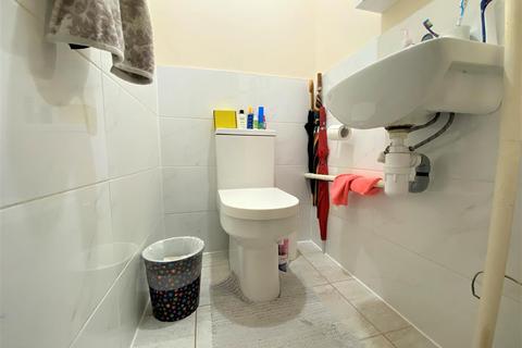 4 Dawson Close, Hayes, UB3 2RH