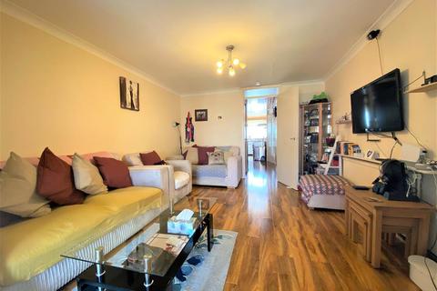 4 Dawson Close, Hayes, UB3 2RH