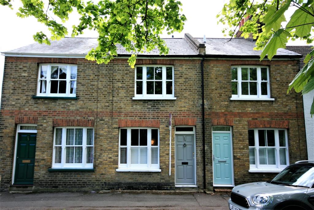 Ellesmere Road, Berkhamsted HP4 3 bed terraced house £585,000