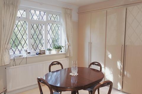 2 Holman Court, Ewell, Epsom, KT17 2AJ