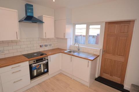 2 bedroom terraced house to rent, Norwood Grove, Bolton, BL1