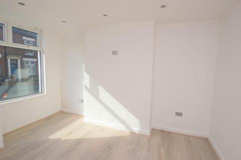 2 bedroom terraced house to rent, Norwood Grove, Bolton, BL1