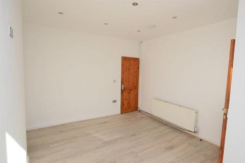 2 bedroom terraced house to rent, Norwood Grove, Bolton, BL1