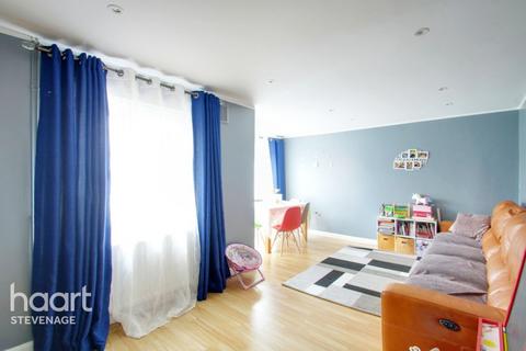25 Fellowes Way, Stevenage, SG2 8BW