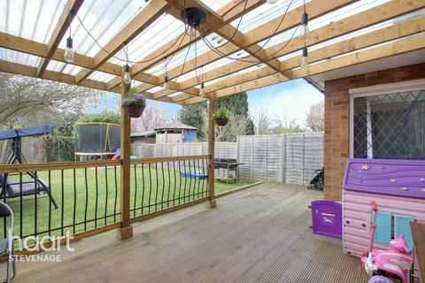 25 Fellowes Way, Stevenage, SG2 8BW