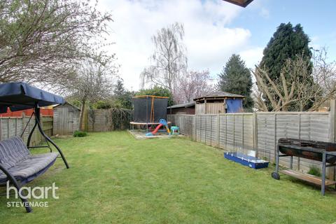 25 Fellowes Way, Stevenage, SG2 8BW