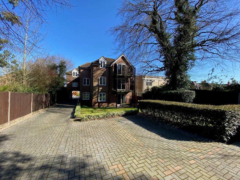 43 Belmont Road, Portswood, Southampton SO17 2 bed flat for sale £179,950