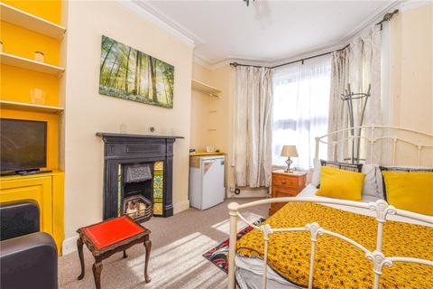 36 Belsize Avenue, London, W13 9TF