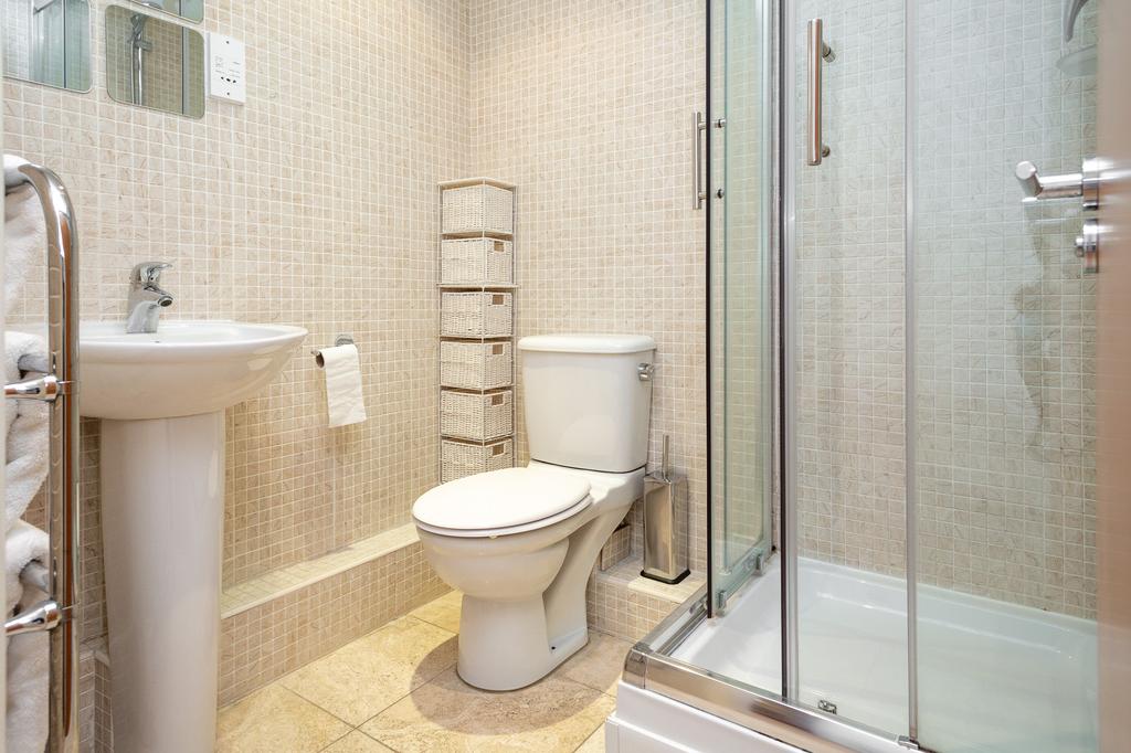 Master Ensuite