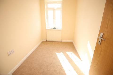 3 bedroom flat to rent, Willowbrook Road, Staines-upon-Thames, Surrey, TW19