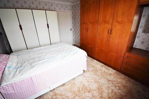 35 Cherry Walk, Grays, RM16 4UN