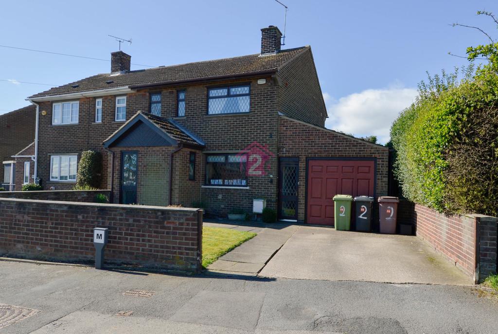Ash Crescent, Eckington, Sheffield, S21 2 bed semidetached house £