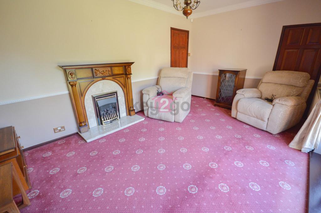 Ash Crescent, Eckington, Sheffield, S21 2 bed semidetached house £