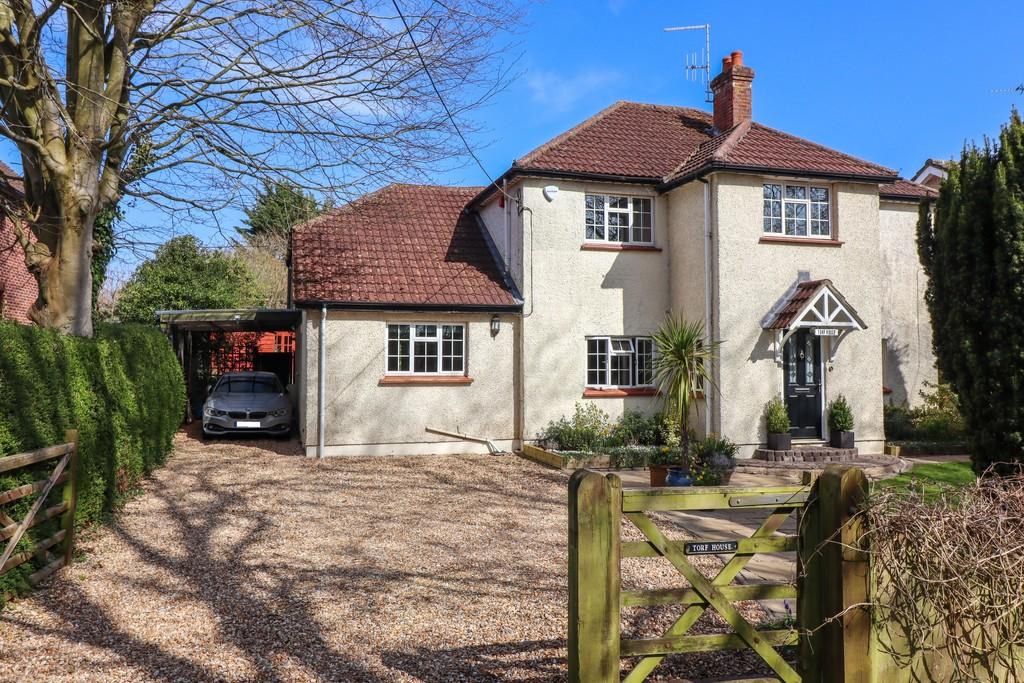 New Farm Road, Alresford 4 bed detached house £795,000