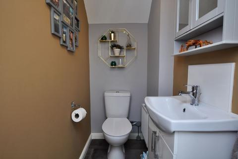 12 Ammonite Grove, Whitby, YO21 3UJ