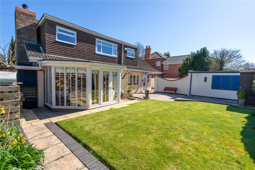 Waltham Road, GRIMSBY, Lincolnshire, DN33 5 bed detached house £337,500