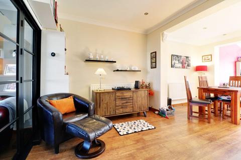 39 Abbey Road, Scunthorpe, DN17 1JW