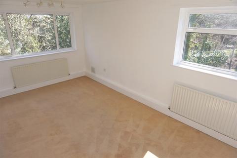 6 High Tor Close, Bromley, BR1 3LQ