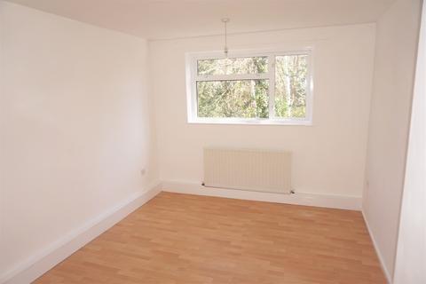 6 High Tor Close, Bromley, BR1 3LQ