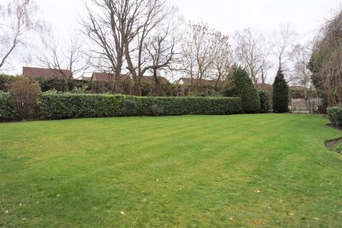 6 High Tor Close, Bromley, BR1 3LQ