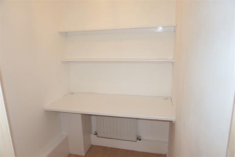 6 High Tor Close, Bromley, BR1 3LQ