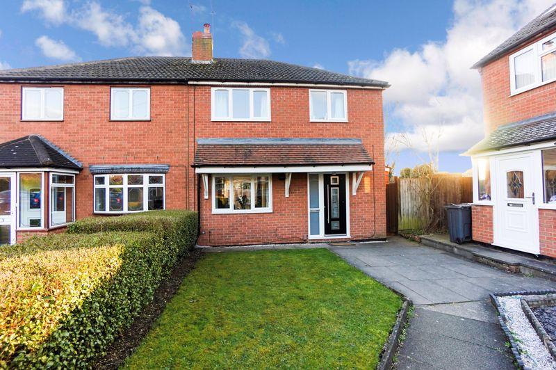 Walnut Lane, Wednesbury 3 bed semidetached house £185,000