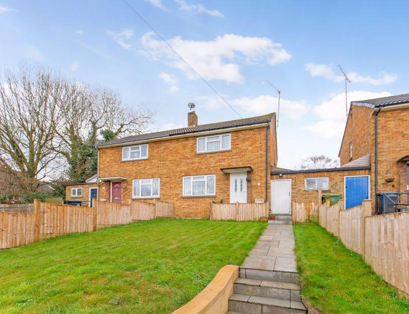 Parkfield, Markyate 2 bed semidetached house £350,000