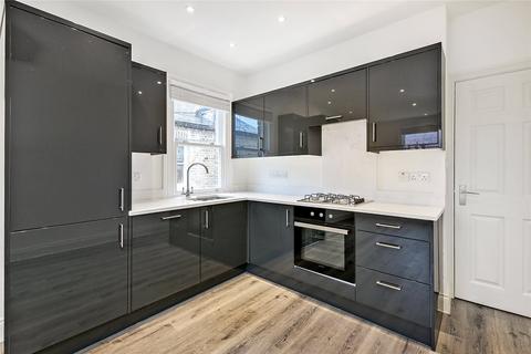 3 bedroom apartment to rent, Rudloe Road, London, SW12
