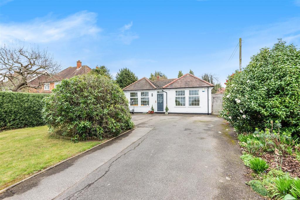 Portsmouth Road, Ripley 3 bed bungalow £775,000