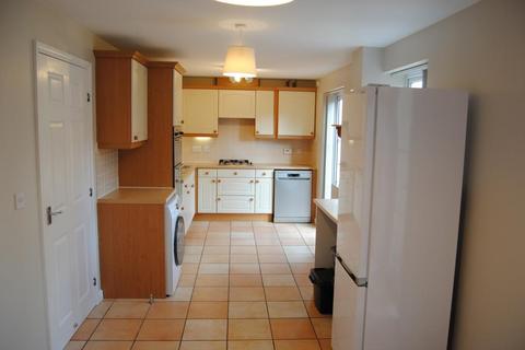 3 bedroom terraced house to rent, Pine Rise, Witney, Oxfordshire, OX28 1EZ