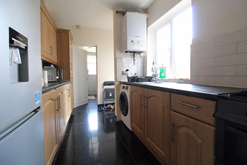 DECEPTIVELY SPACIOUS HOME on Ivy Road, Luton 3 bed terraced house £