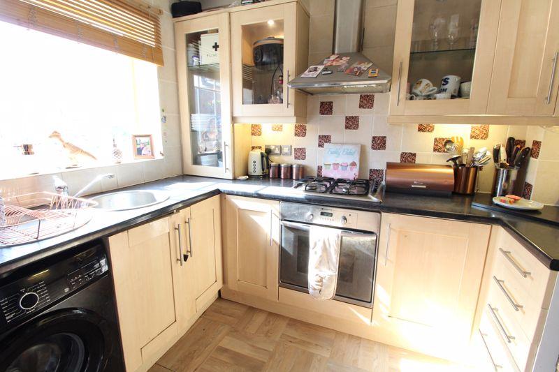 CHAIN FREE on Cemetery Road, Houghton Regis 2 bed terraced house £250,000