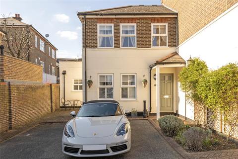 18 Waldo Close, London, SW4 9EY